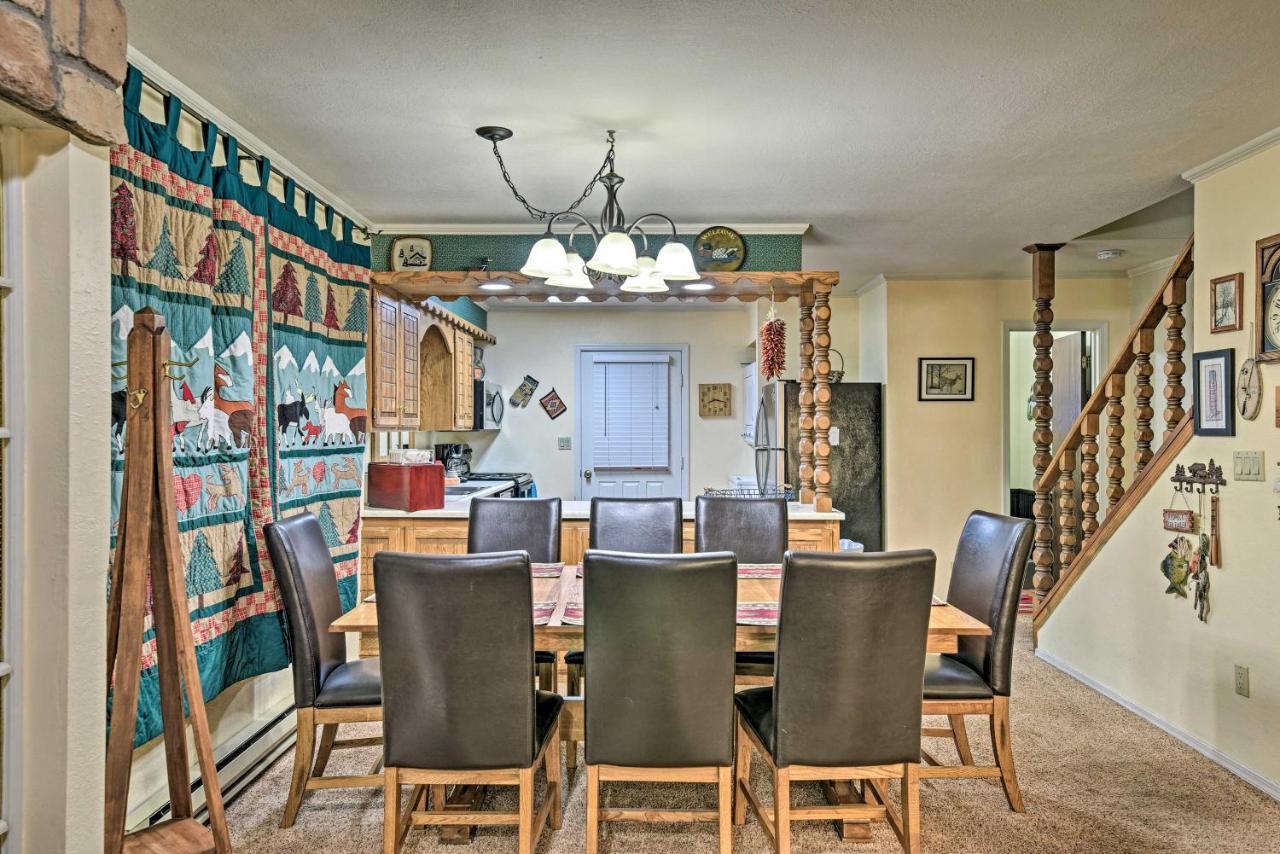 Red River Townhome With Balcony And Mtn Views! Exterior foto