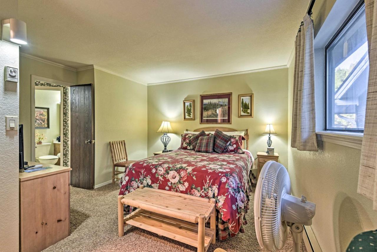 Red River Townhome With Balcony And Mtn Views! Exterior foto